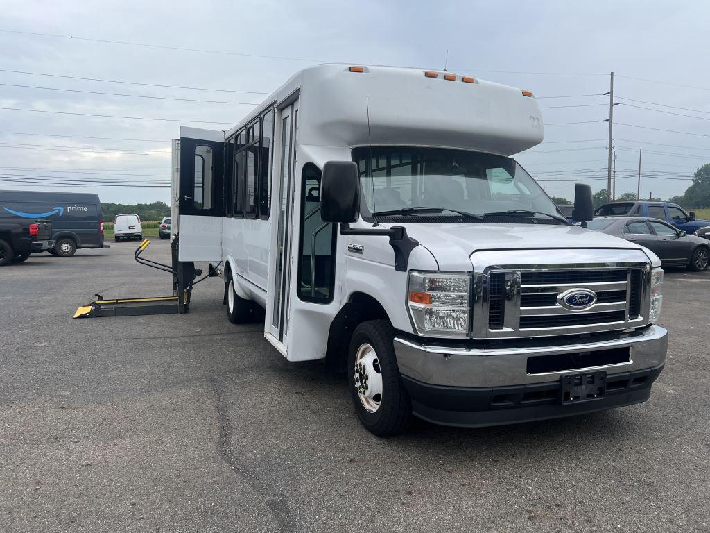 2016 Ford E-Series Cutaway Base's photo