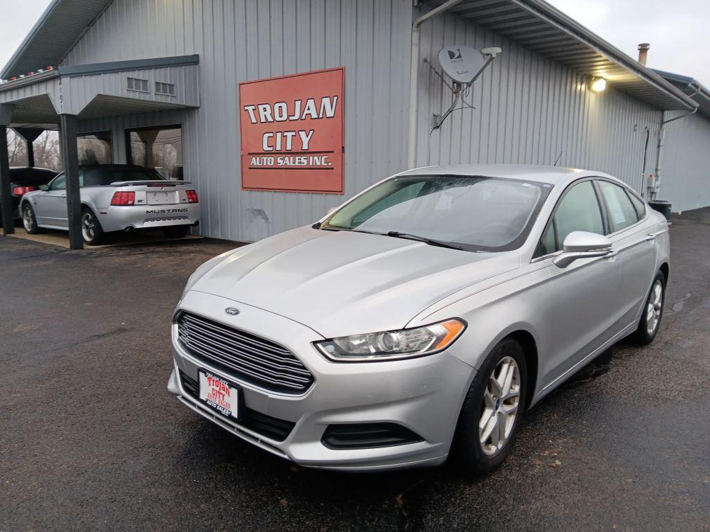 2016 Ford Fusion SE's photo