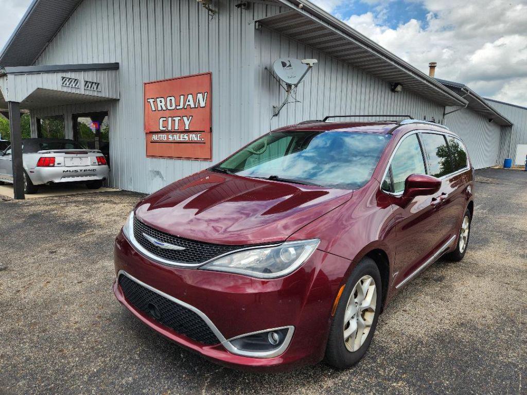 2017 Chrysler Pacifica Touring-L Plus's photo